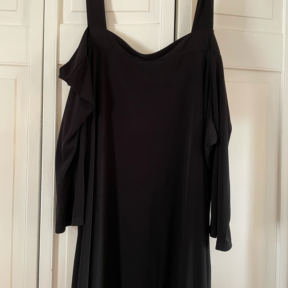 Women’s flowy cold-shoulder blouse